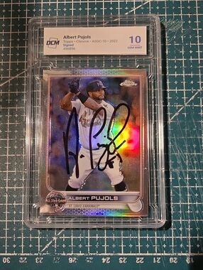 Topps Chrome Baseball Card - Albert Pujols Refractor with Bold Black Autograph